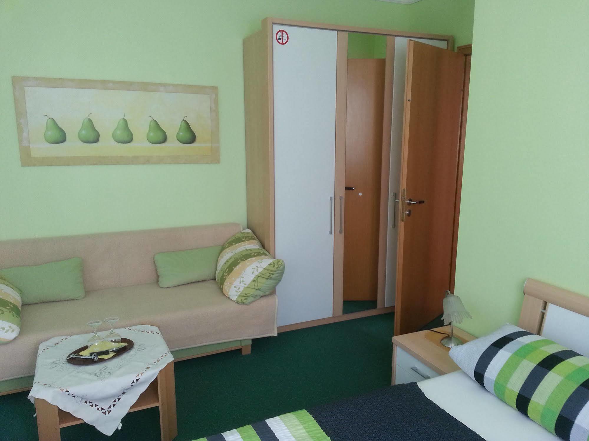 Hotel Und Appartementhaus Rheden Glienicke/Nordbahn Eksteriør billede